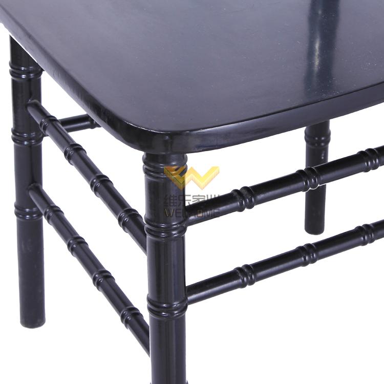 Black wooden chiavari chair for wedding/event